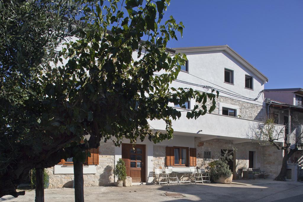 Gracia Apartments Funtana Exterior foto